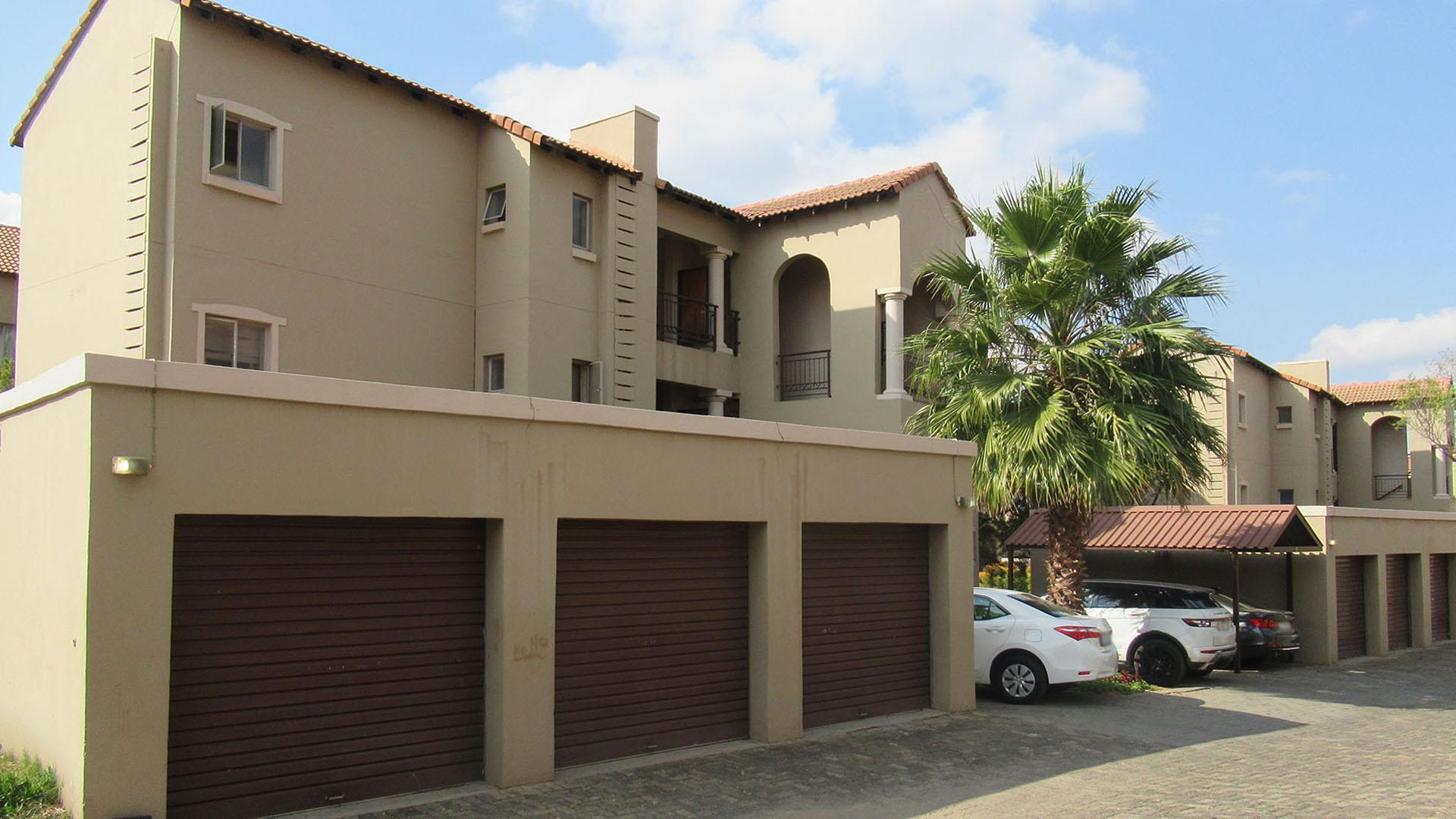 Front View of property in Noordhang
