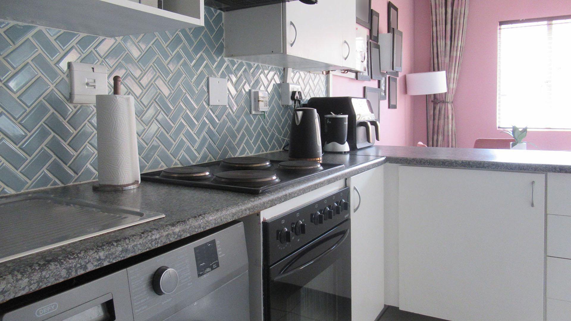 Kitchen - 7 square meters of property in Noordhang