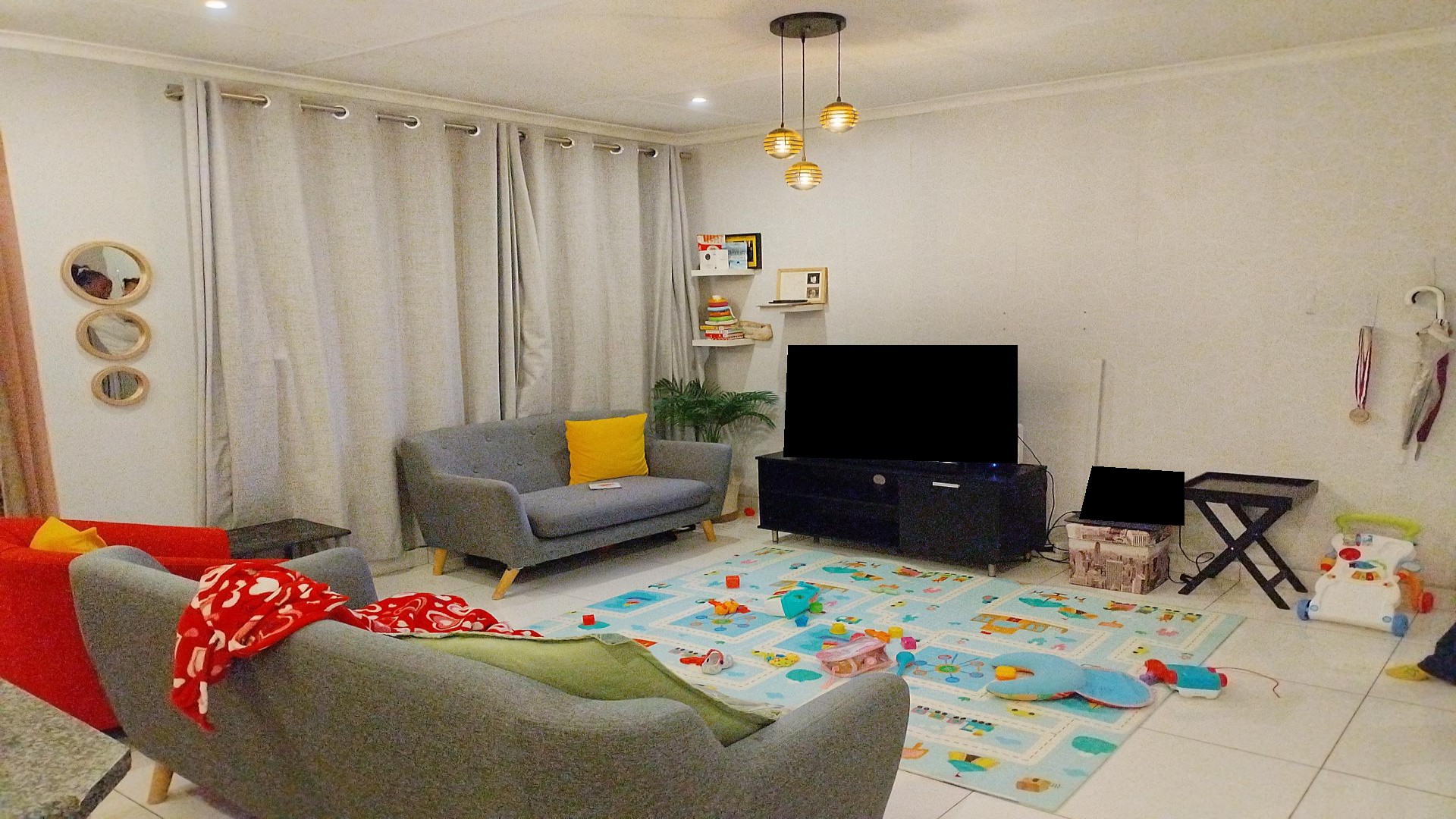 Lounges - 15 square meters of property in Noordhang