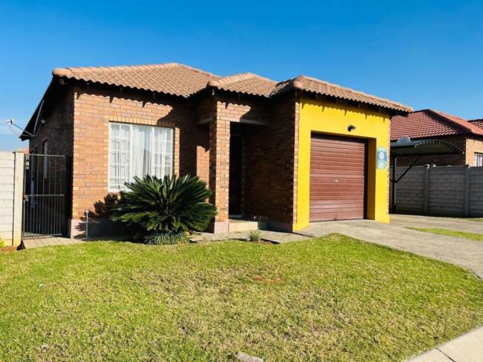 3 Bedroom Simplex for Sale For Sale in Waterval East - MR678736