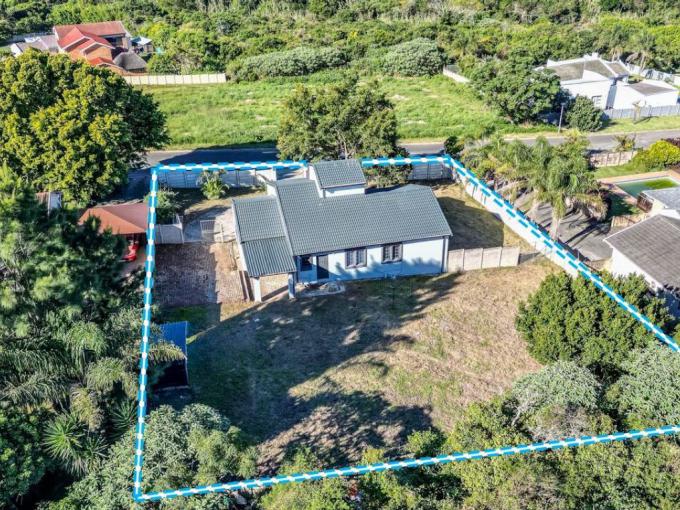 4 Bedroom House for Sale For Sale in Beacon Bay North - MR678741