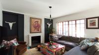 Lounges - 21 square meters of property in Douglasdale