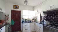 Kitchen - 13 square meters of property in Douglasdale