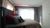 Main Bedroom - 15 square meters of property in The Orchards