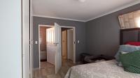 Main Bedroom - 15 square meters of property in The Orchards