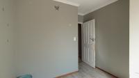 Bed Room 2 - 8 square meters of property in The Orchards