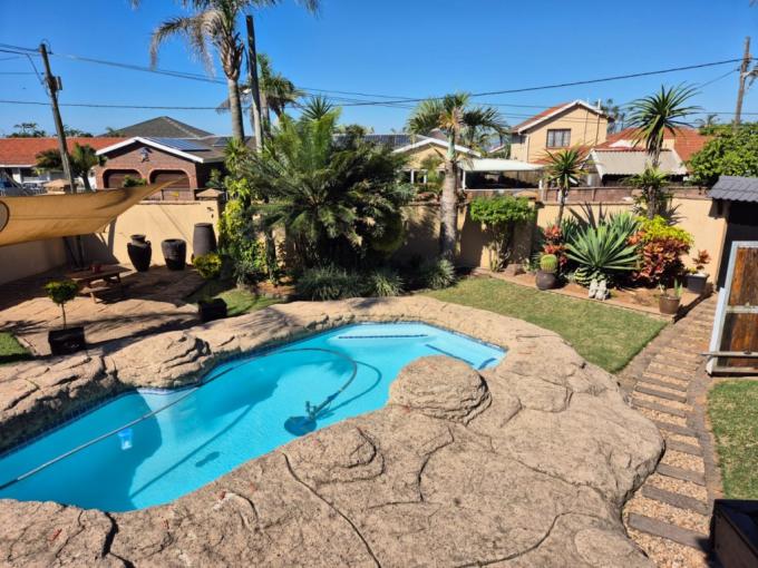 4 Bedroom House for Sale For Sale in Ocean View - DBN - MR678780