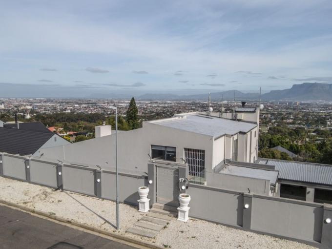 4 Bedroom House for Sale For Sale in Plattekloof - MR678784