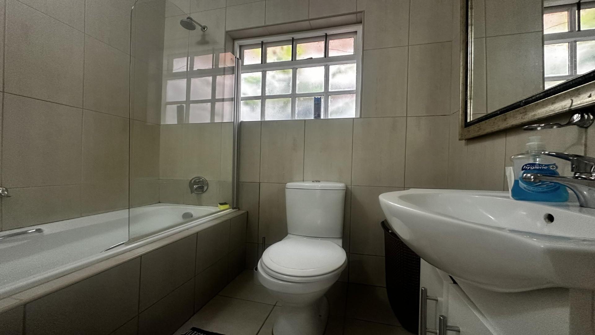 Bathroom 1 of property in Bloemfontein Central