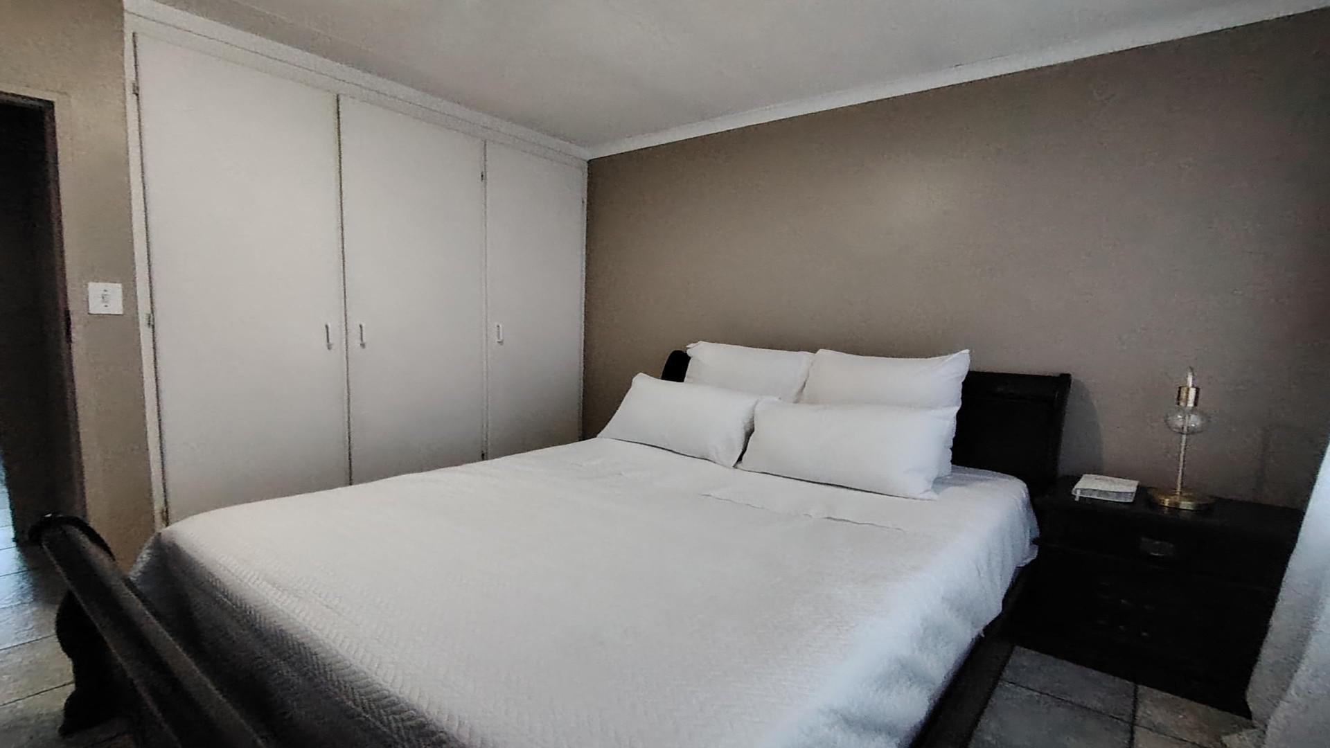 Bed Room 2 of property in Bloemfontein