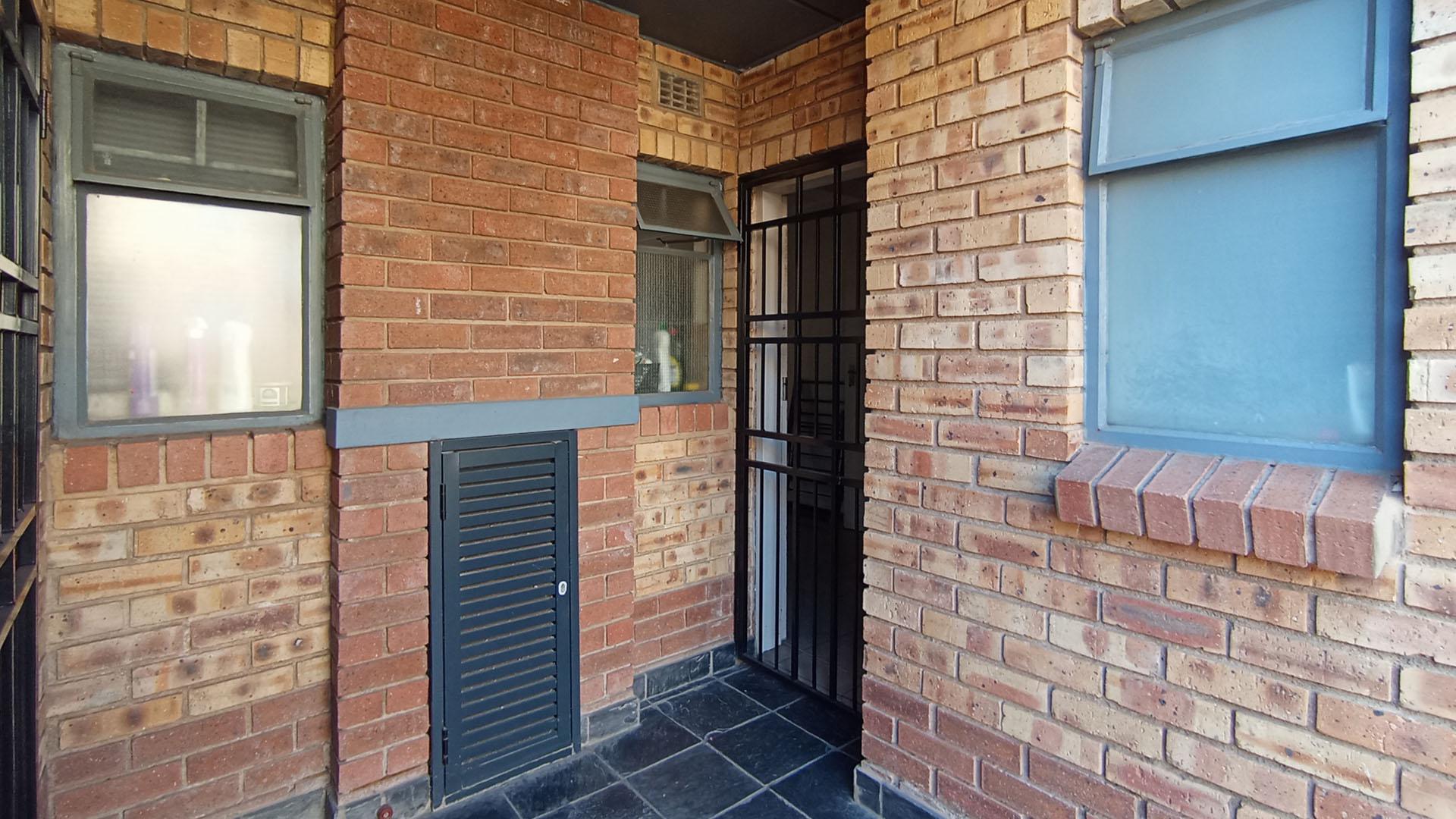Front View of property in Erand Gardens