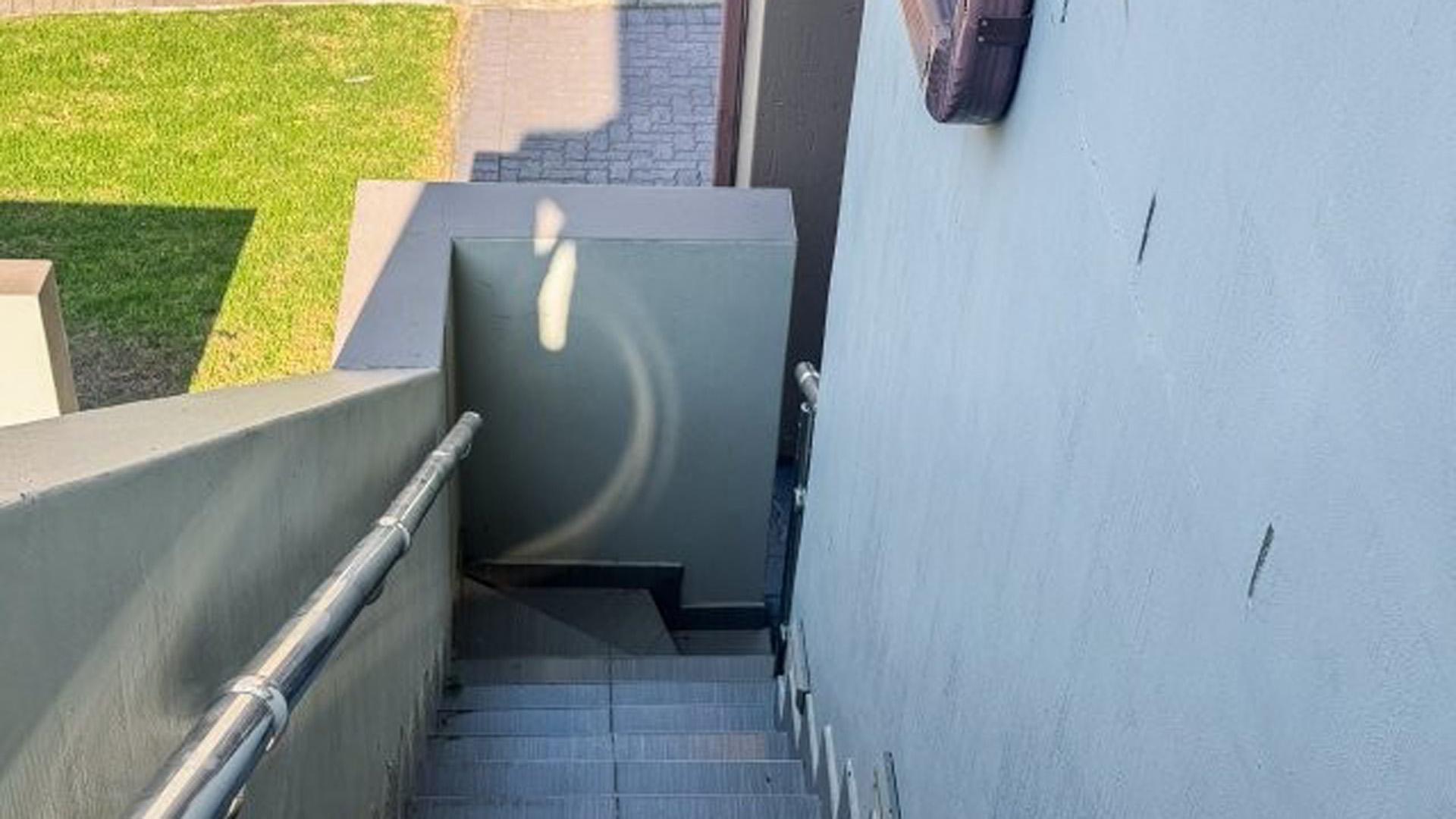 Spaces of property in Winterstrand