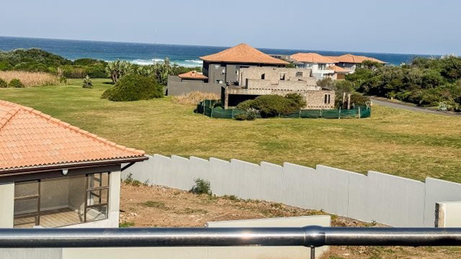 Spaces of property in Winterstrand