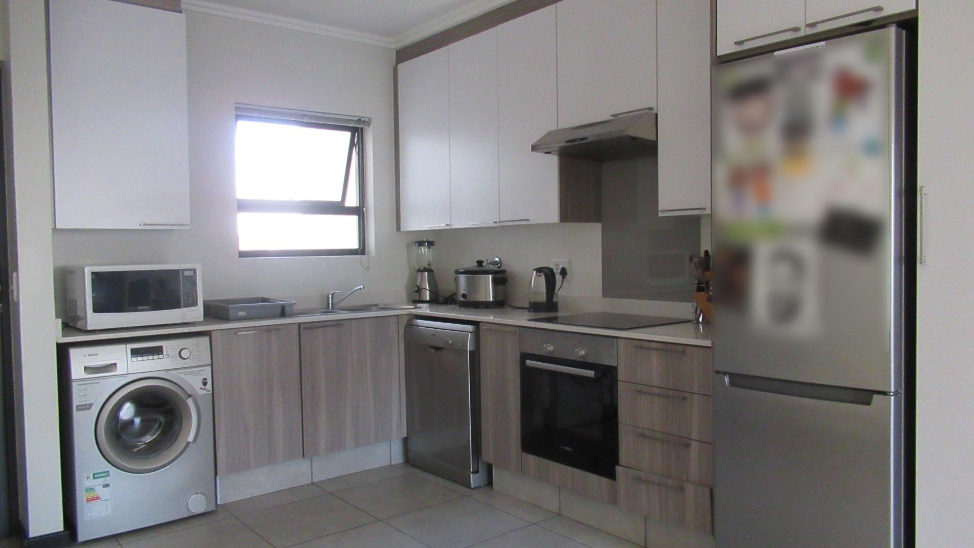 Kitchen - 14 square meters of property in Maroeladal