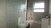 Bathroom 1 - 7 square meters of property in Maroeladal