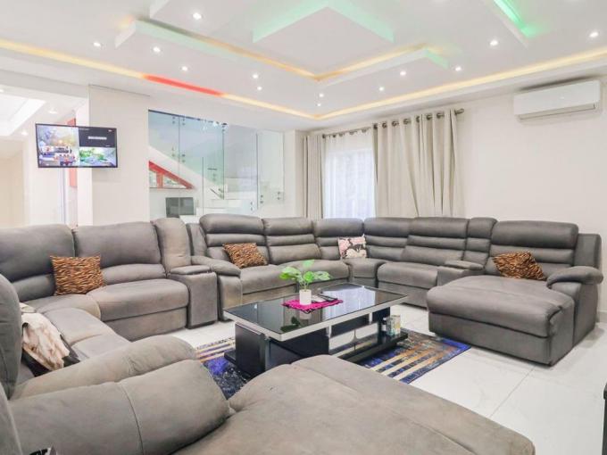 5 Bedroom House for Sale For Sale in Durban North  - MR678856