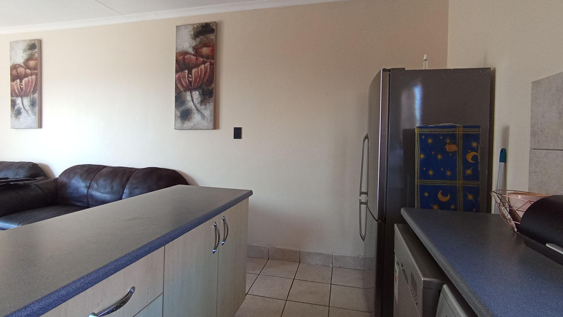 Kitchen - 8 square meters of property in Wapadrand