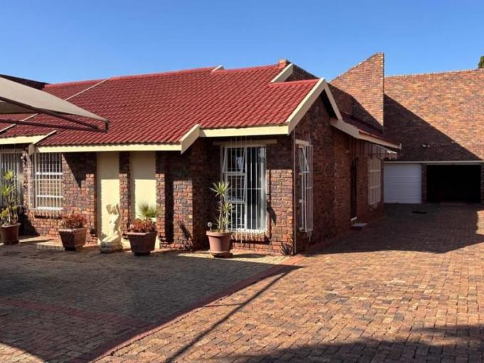 3 Bedroom House for Sale For Sale in Vanderbijlpark - MR678860