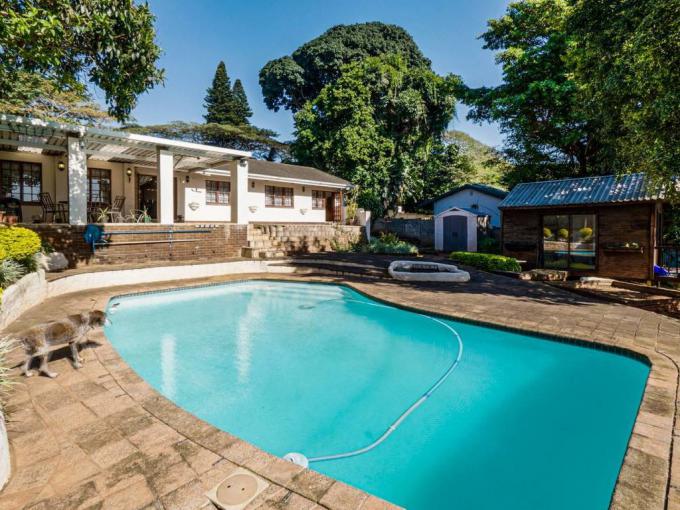 House for Sale For Sale in Amanzimtoti  - MR678892