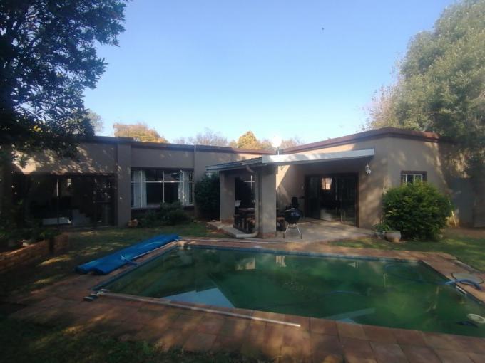 4 Bedroom House for Sale For Sale in Brackenhurst - MR678894