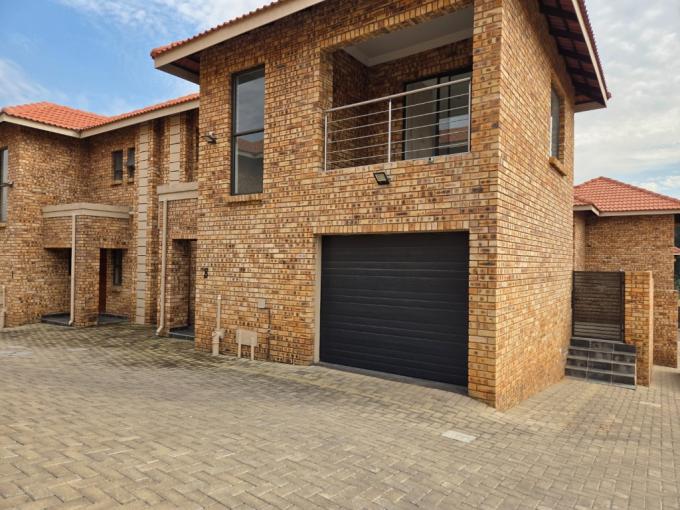 3 Bedroom Simplex for Sale For Sale in Elandshaven - MR678928