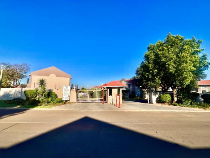 2 Bedroom Simplex for Sale For Sale in Meyersdal - MR678950