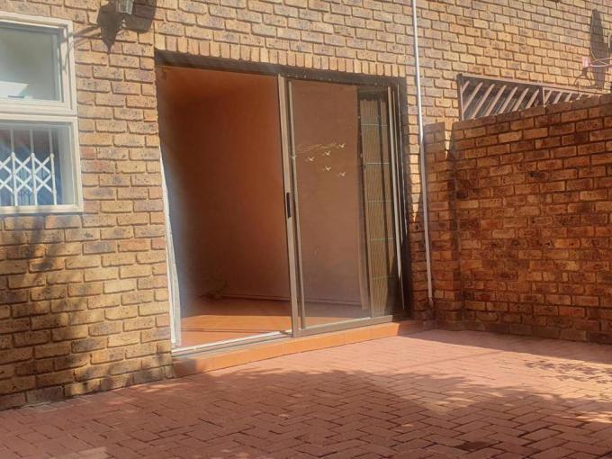 2 Bedroom Simplex for Sale For Sale in Ridgeway - MR678951