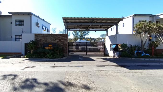 1 Bedroom Apartment for Sale For Sale in Bryanston East - Private Sale - MR678980