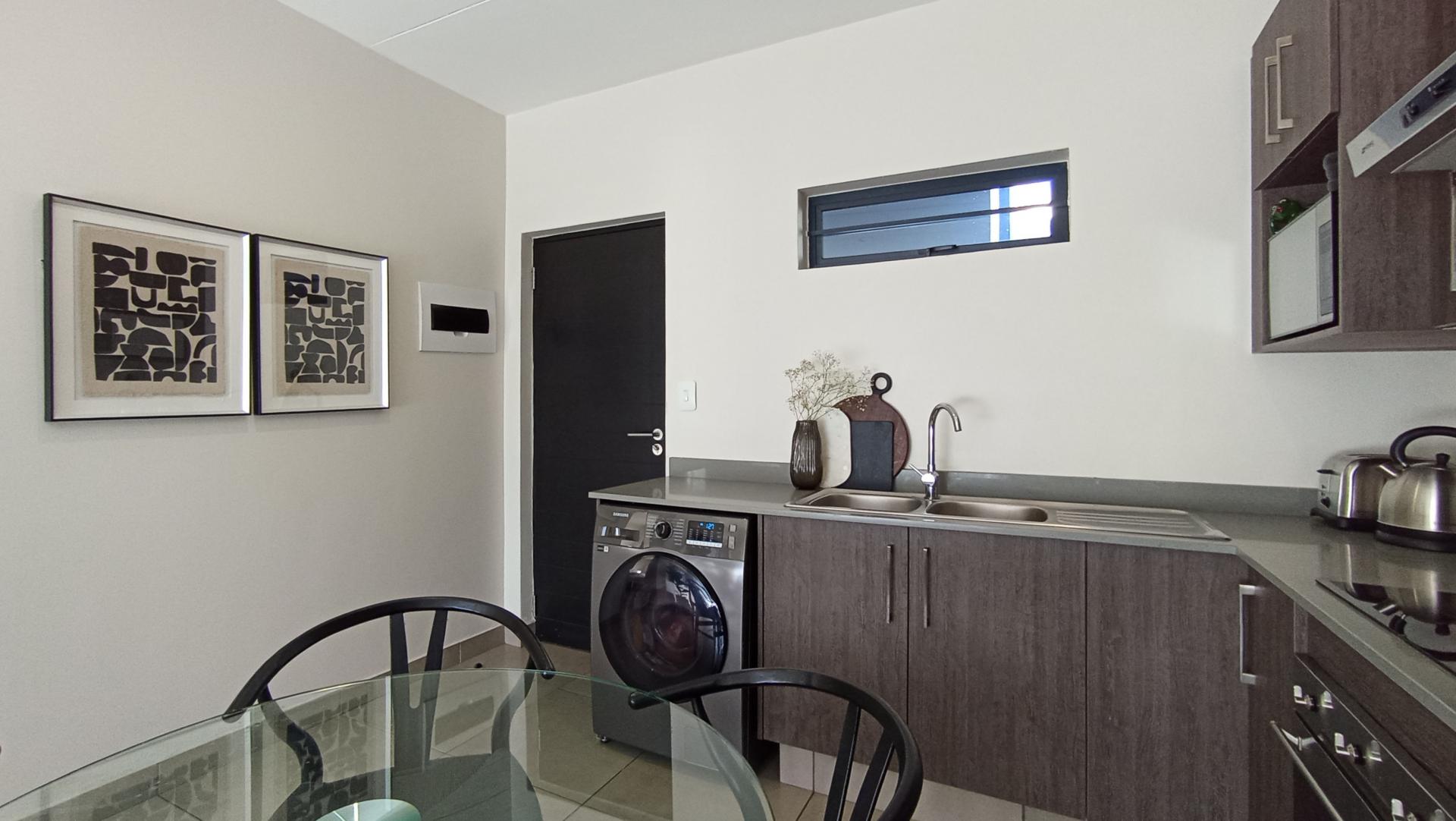 Kitchen - 12 square meters of property in Bryanston East