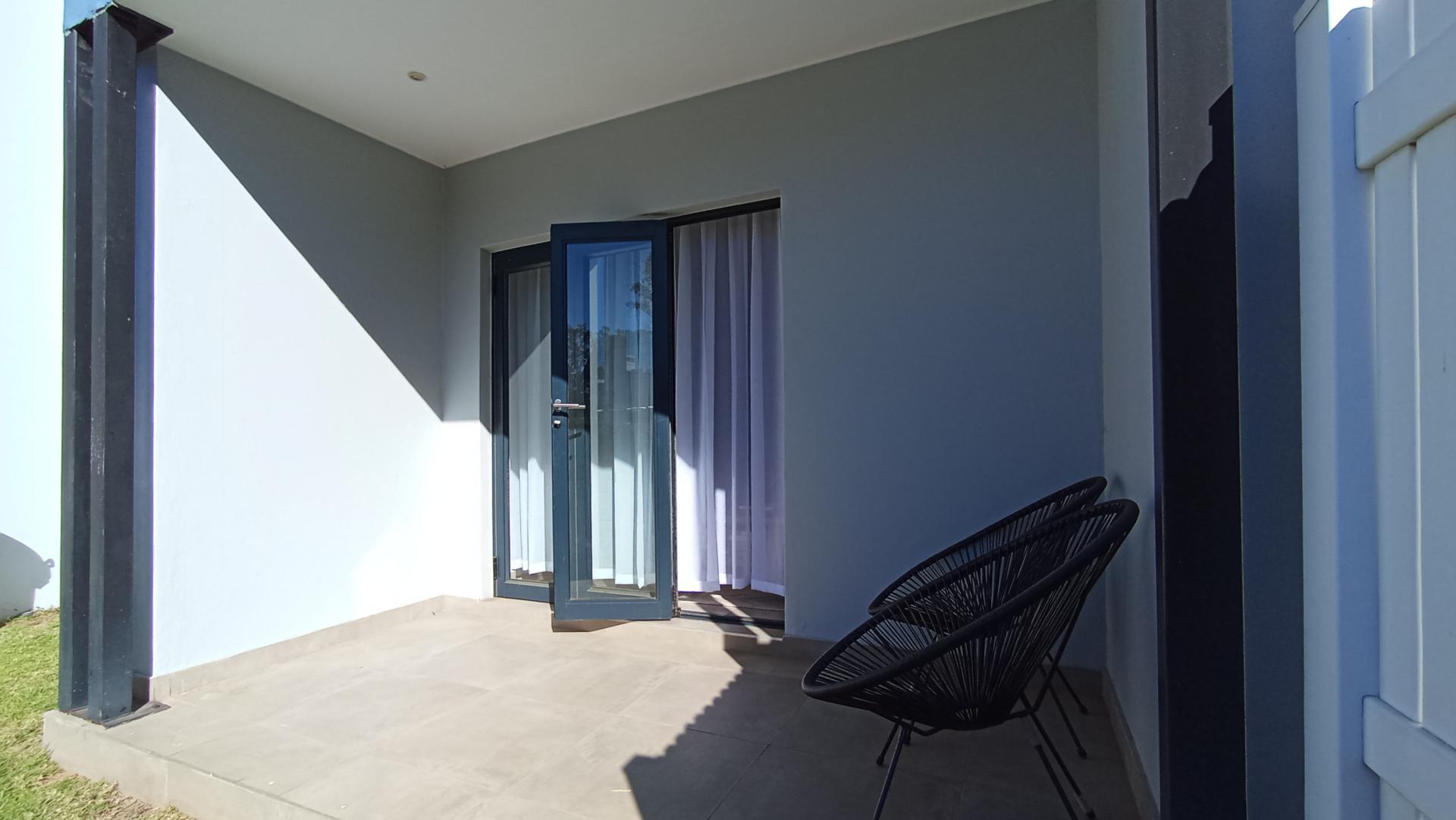 Patio - 6 square meters of property in Bryanston East