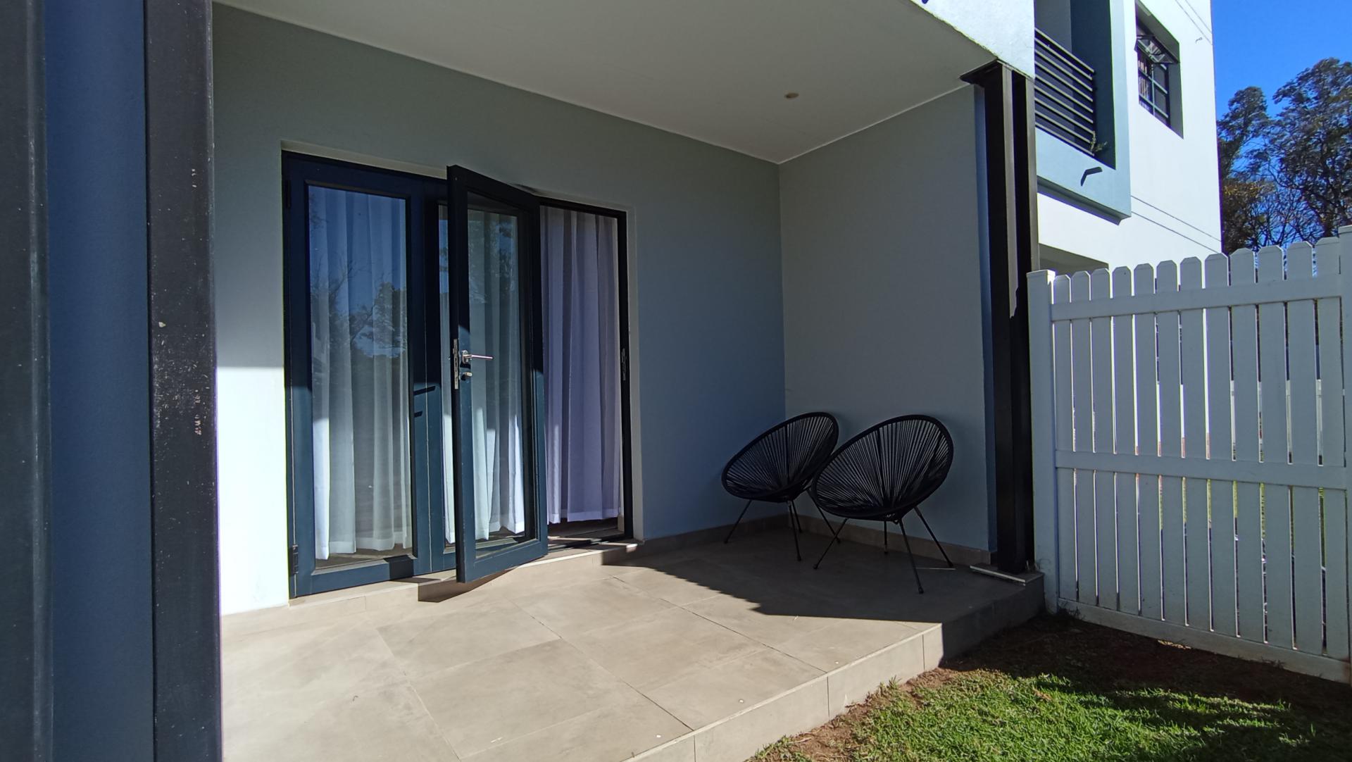 Patio - 6 square meters of property in Bryanston East