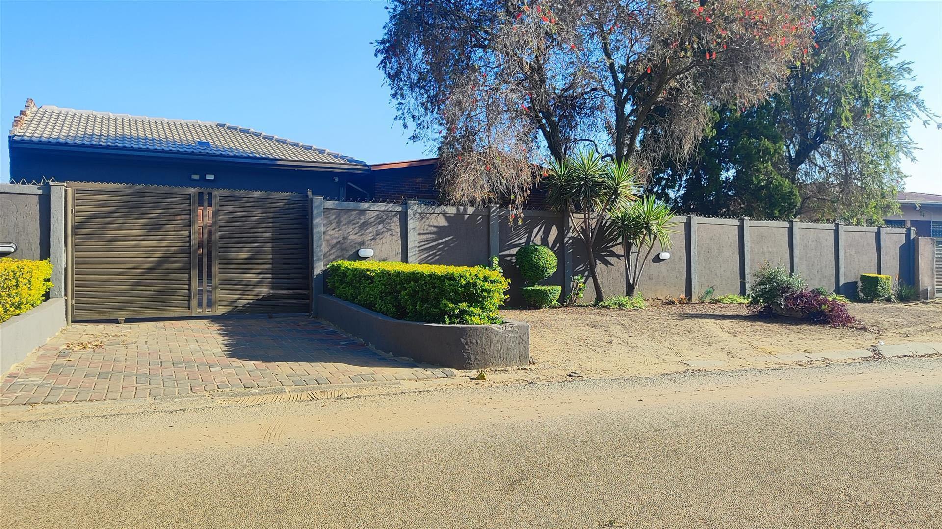 Front View of property in Vanderbijlpark