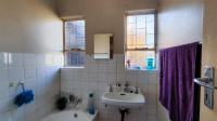 Bathroom 2 - 3 square meters of property in Vanderbijlpark