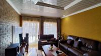 Lounges - 16 square meters of property in Vanderbijlpark