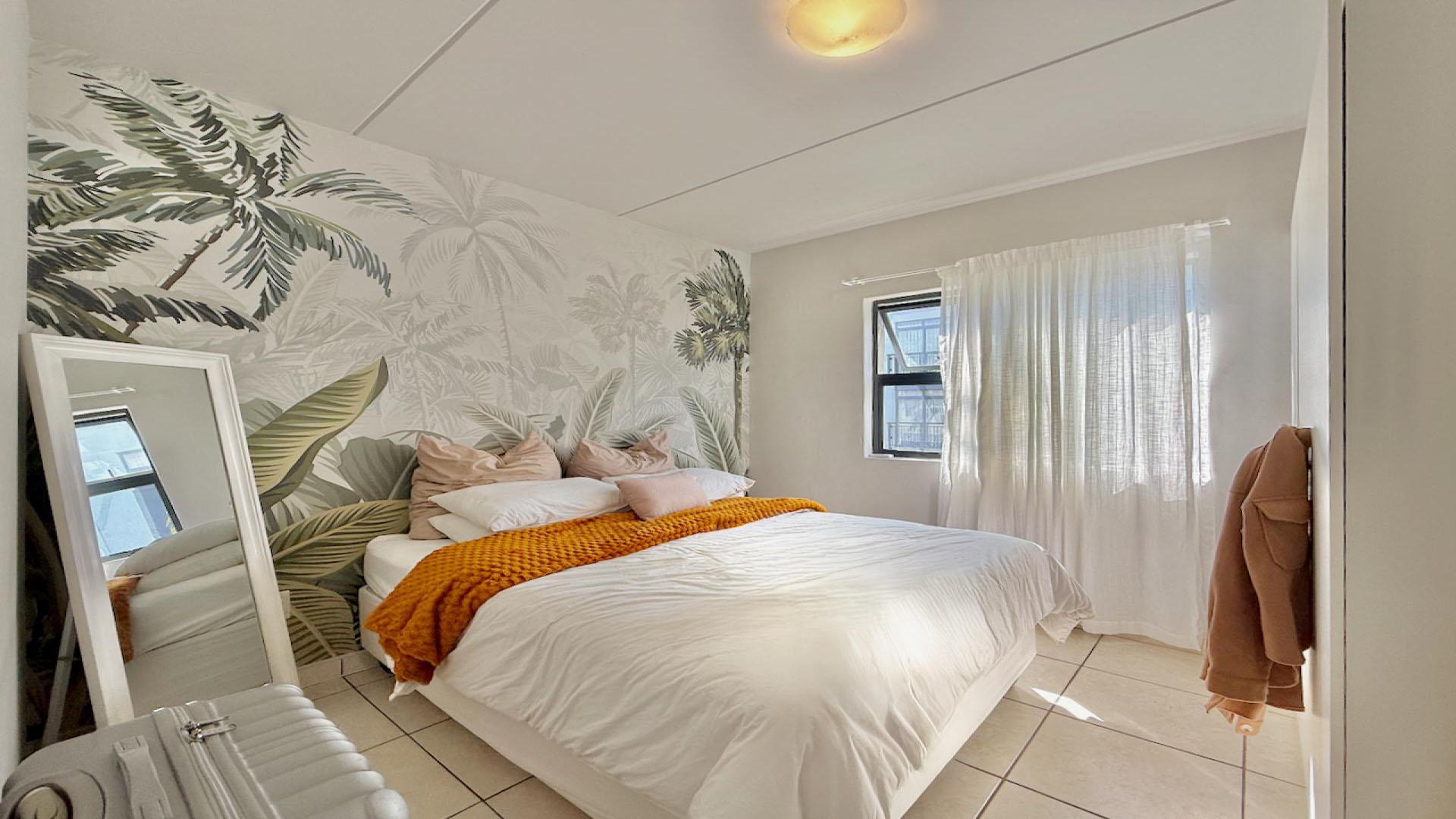 Main Bedroom of property in Ballitoville