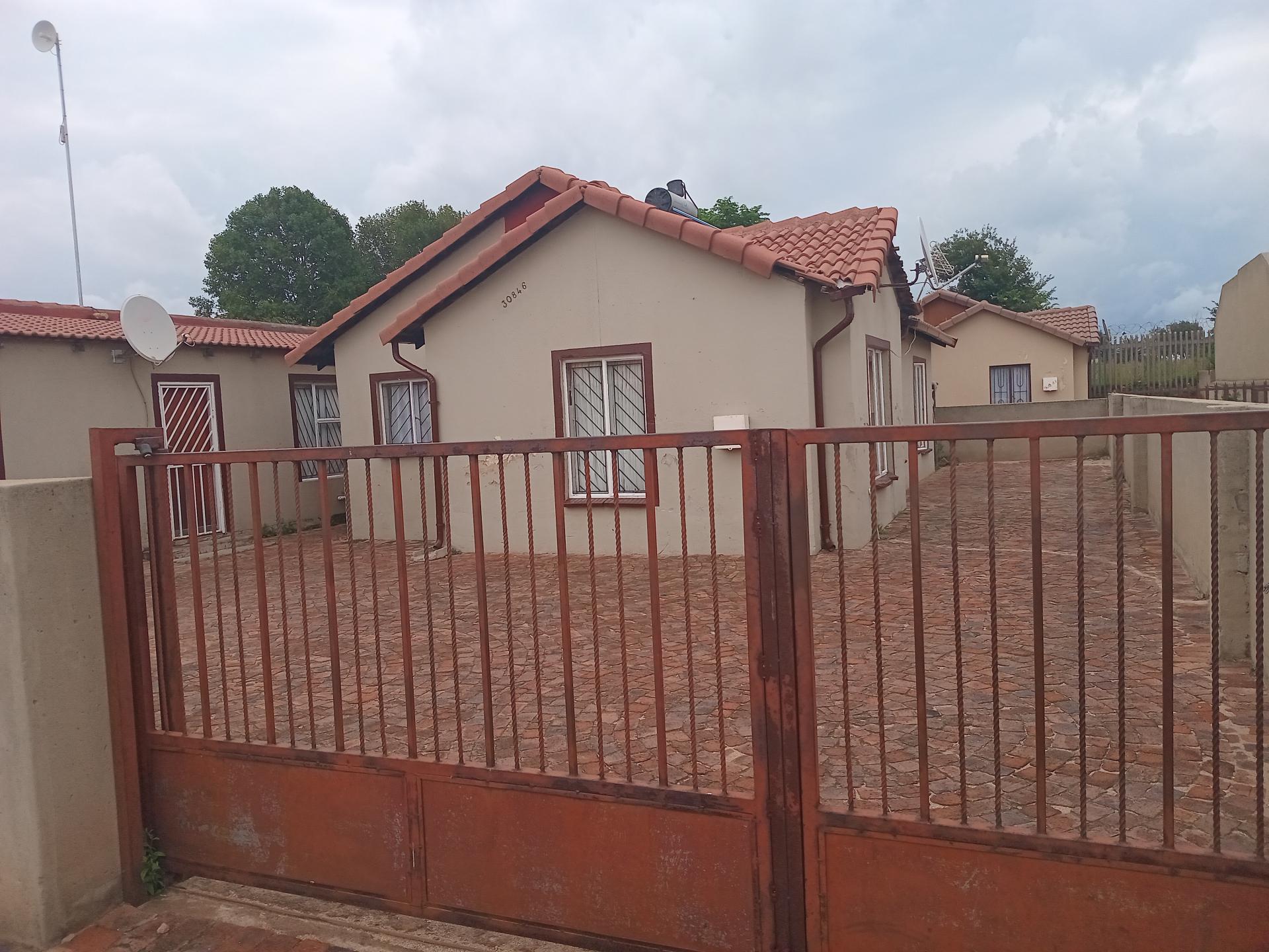  of property in Daveyton