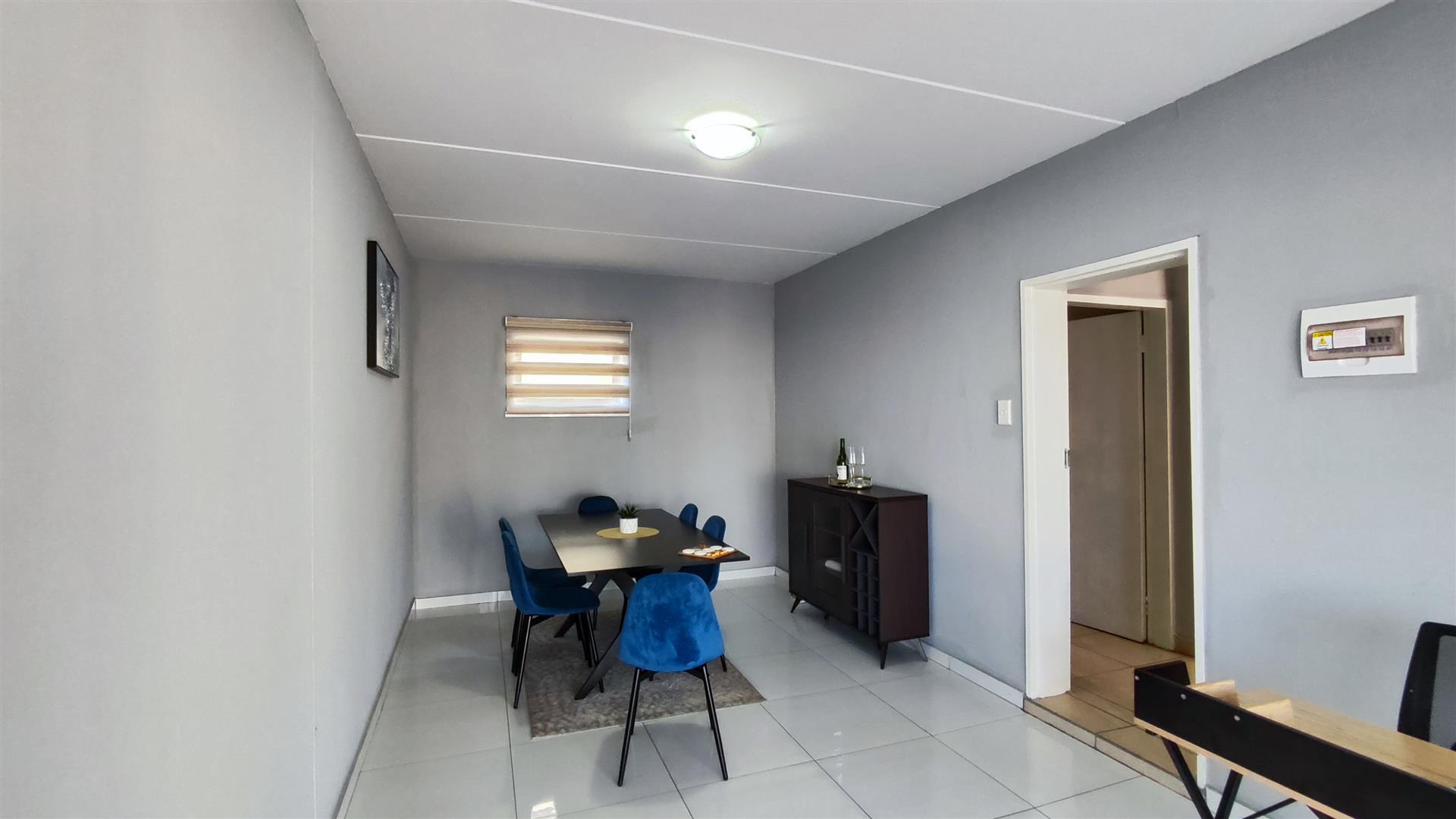 Dining Room - 23 square meters of property in Albertsdal