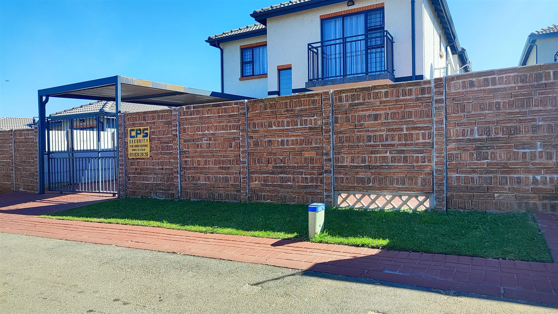 Front View of property in Albertsdal