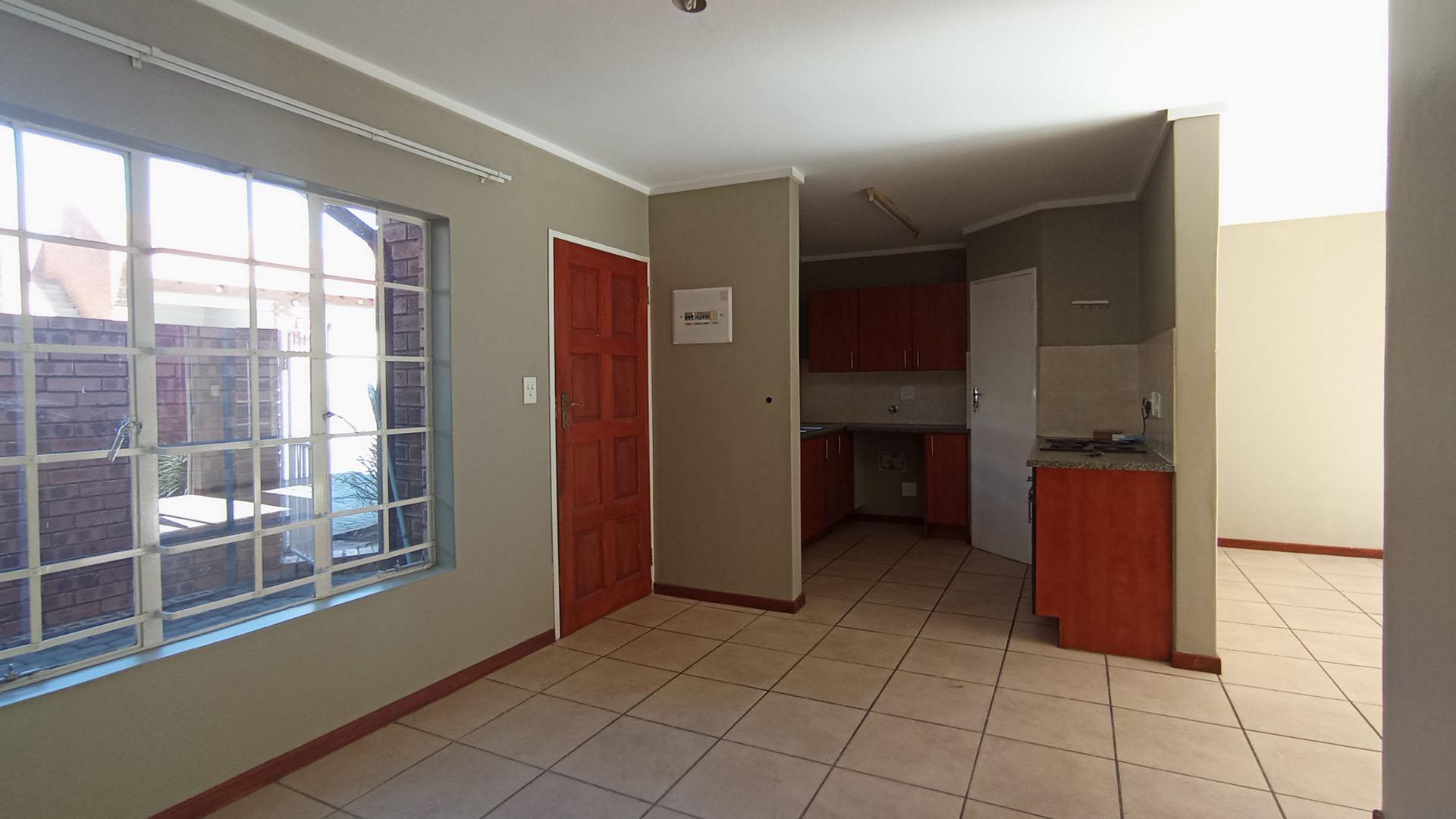 Dining Room - 14 square meters of property in The Reeds