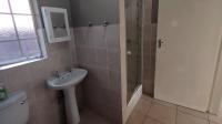 Bathroom 1 of property in The Reeds