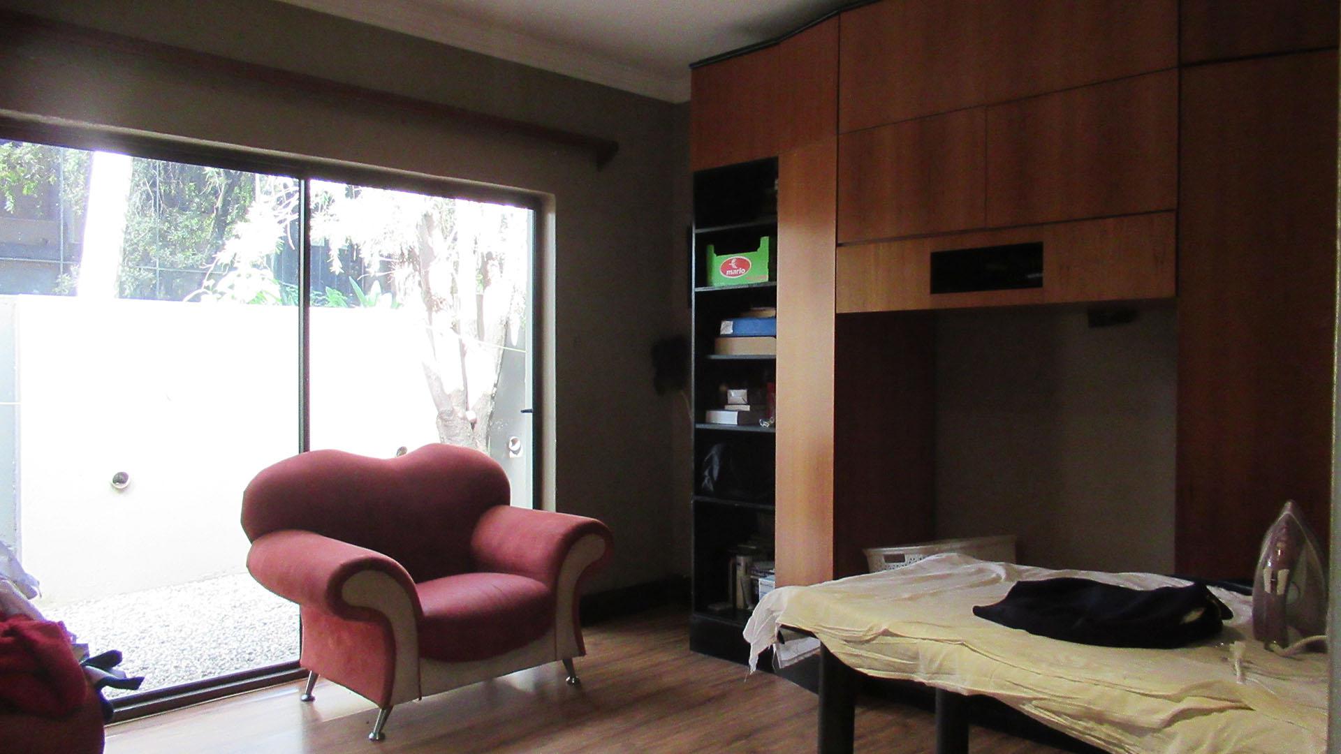 Study - 16 square meters of property in Broadacres