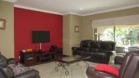 Lounges - 22 square meters of property in Broadacres