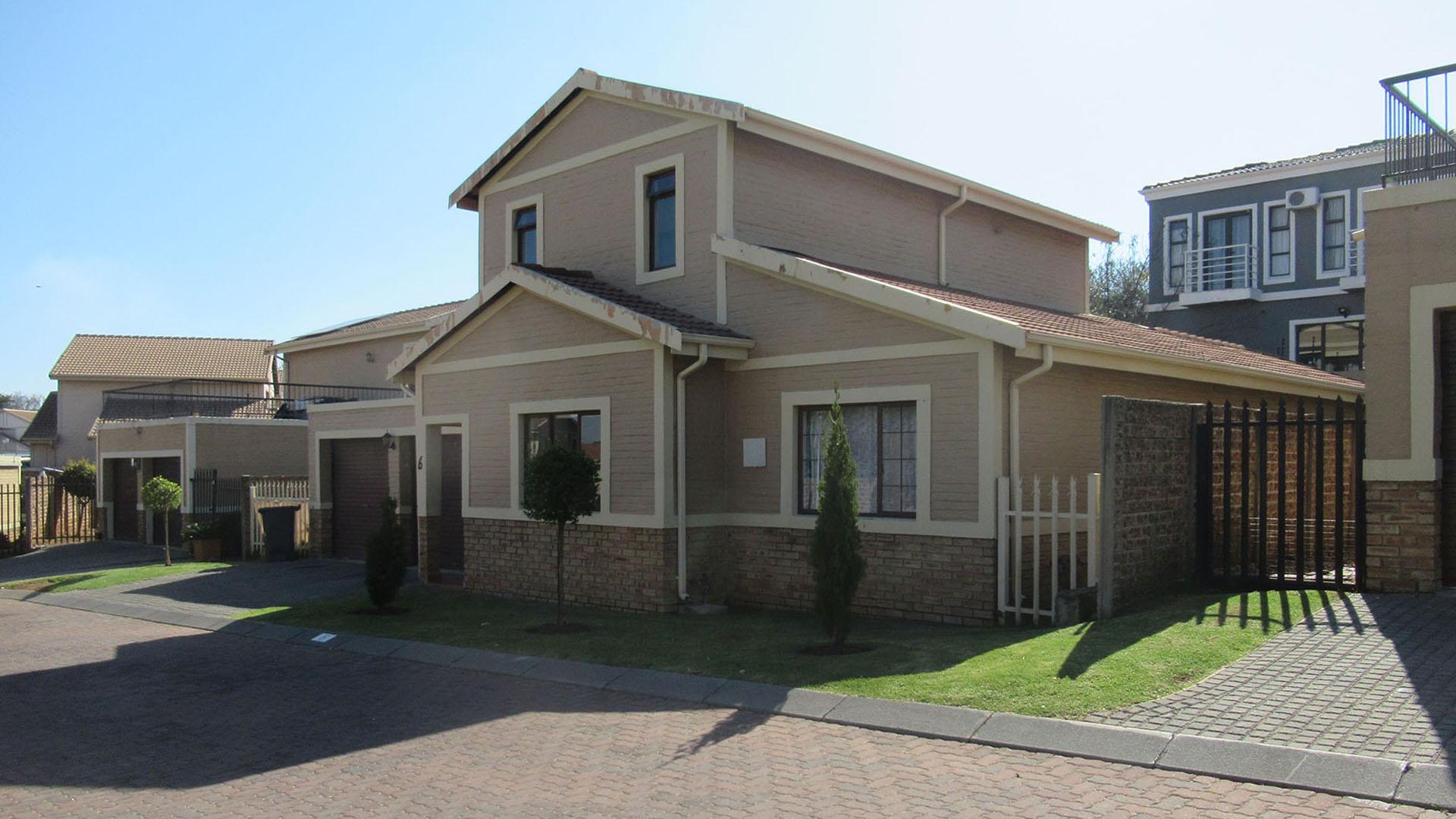 Front View of property in Halfway Gardens