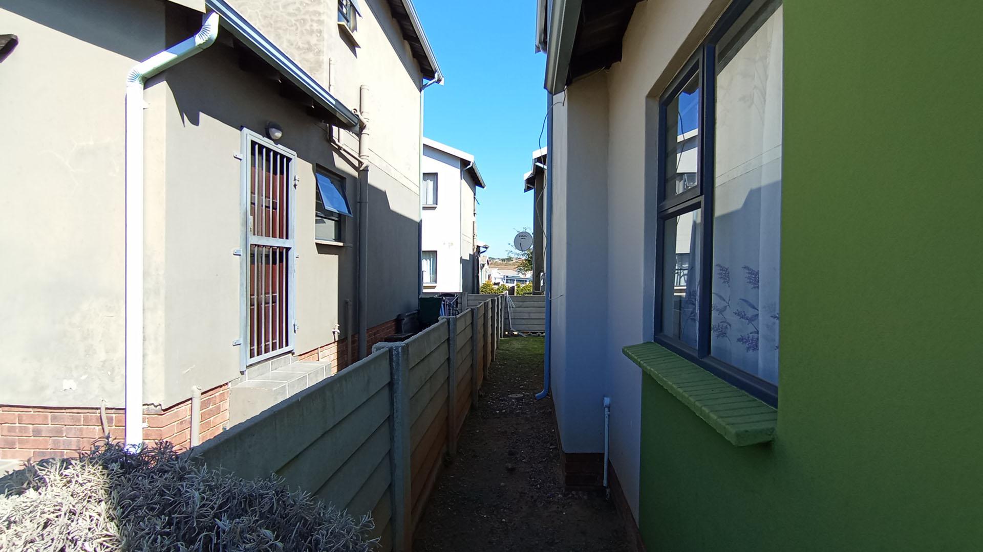 Backyard of property in Summerset