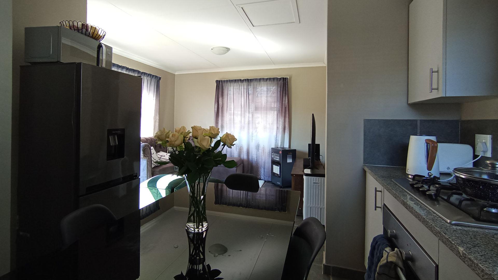 Kitchen - 7 square meters of property in Summerset