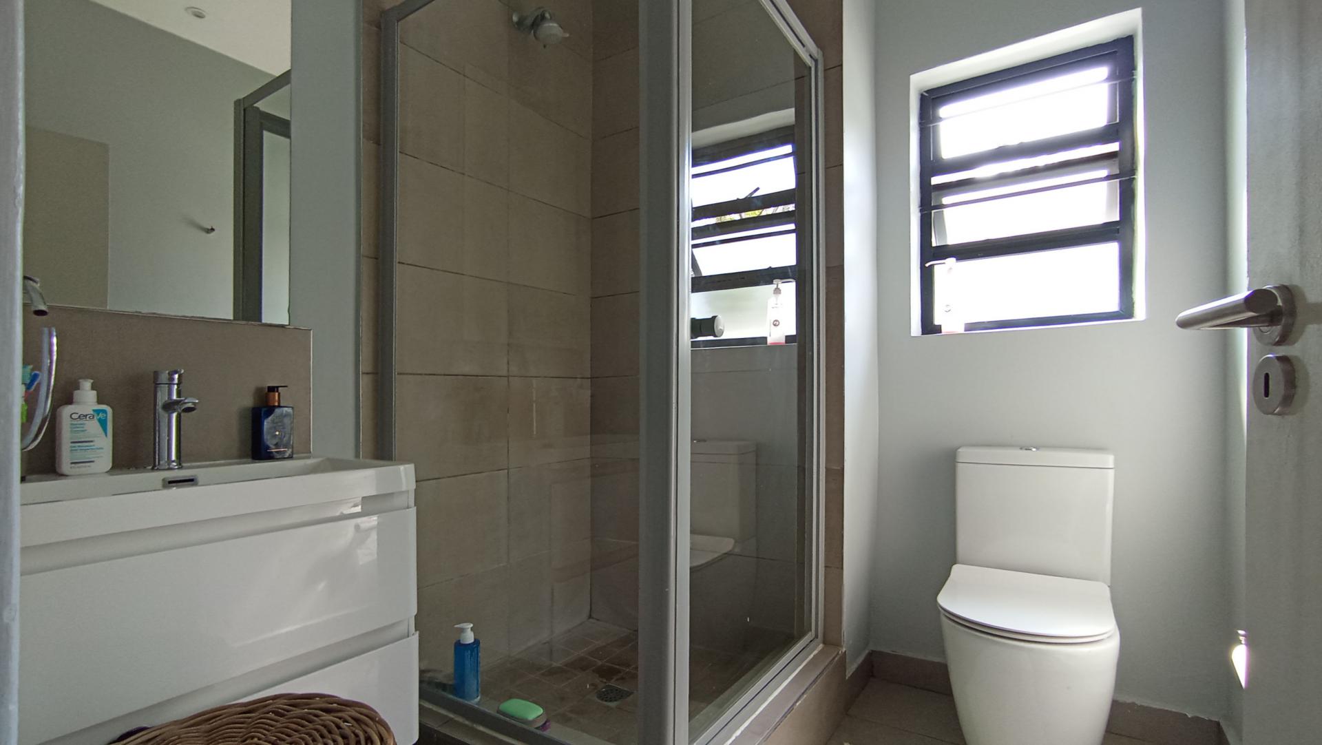 Main Bathroom - 5 square meters of property in Bryanston