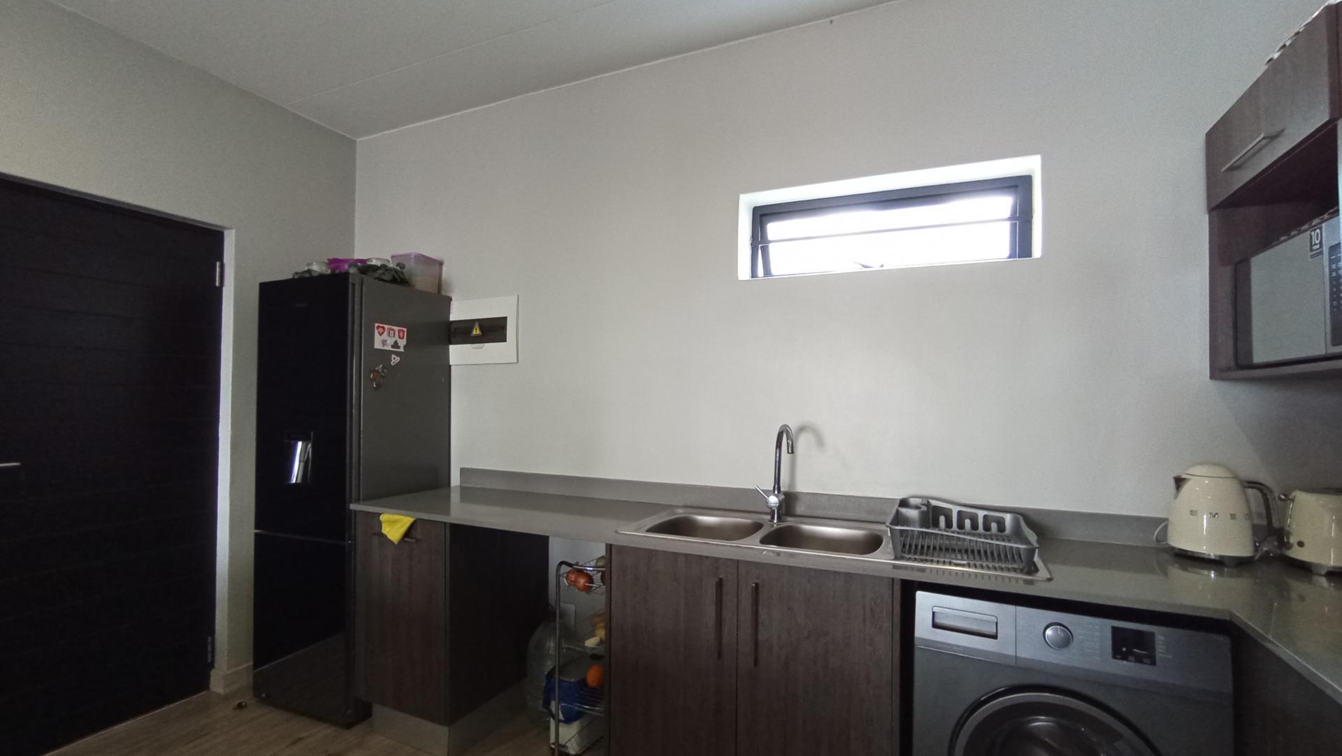 Kitchen - 10 square meters of property in Bryanston