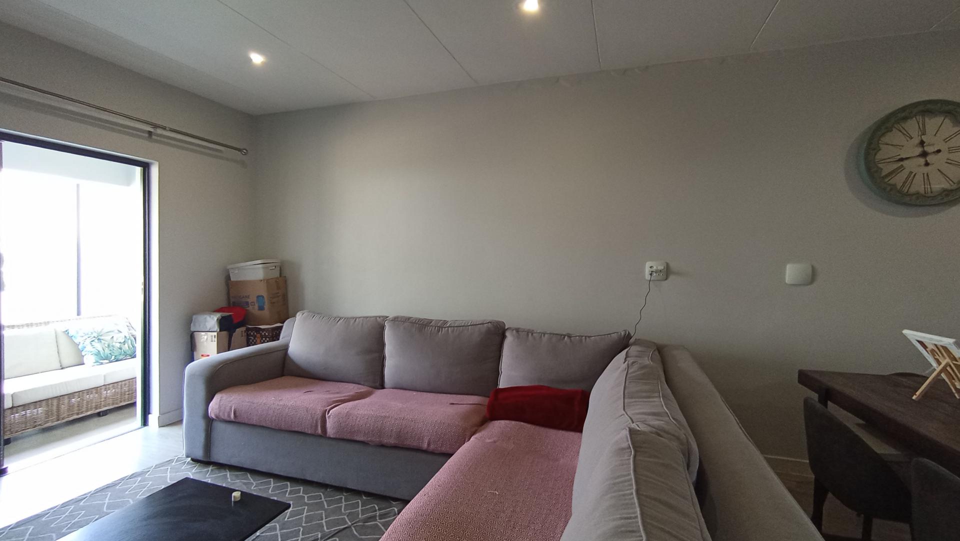 Lounges - 19 square meters of property in Bryanston