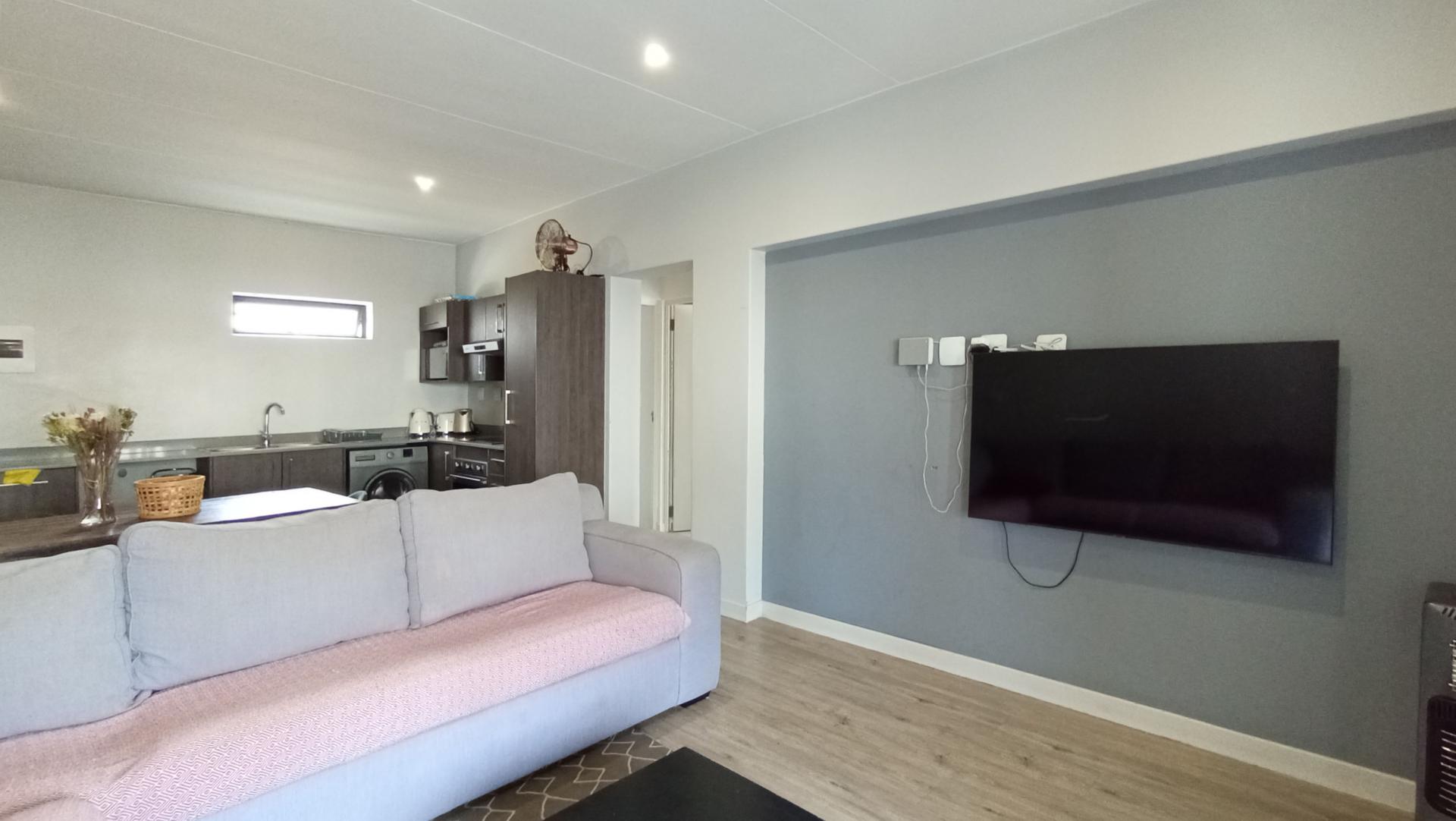 Lounges - 19 square meters of property in Bryanston