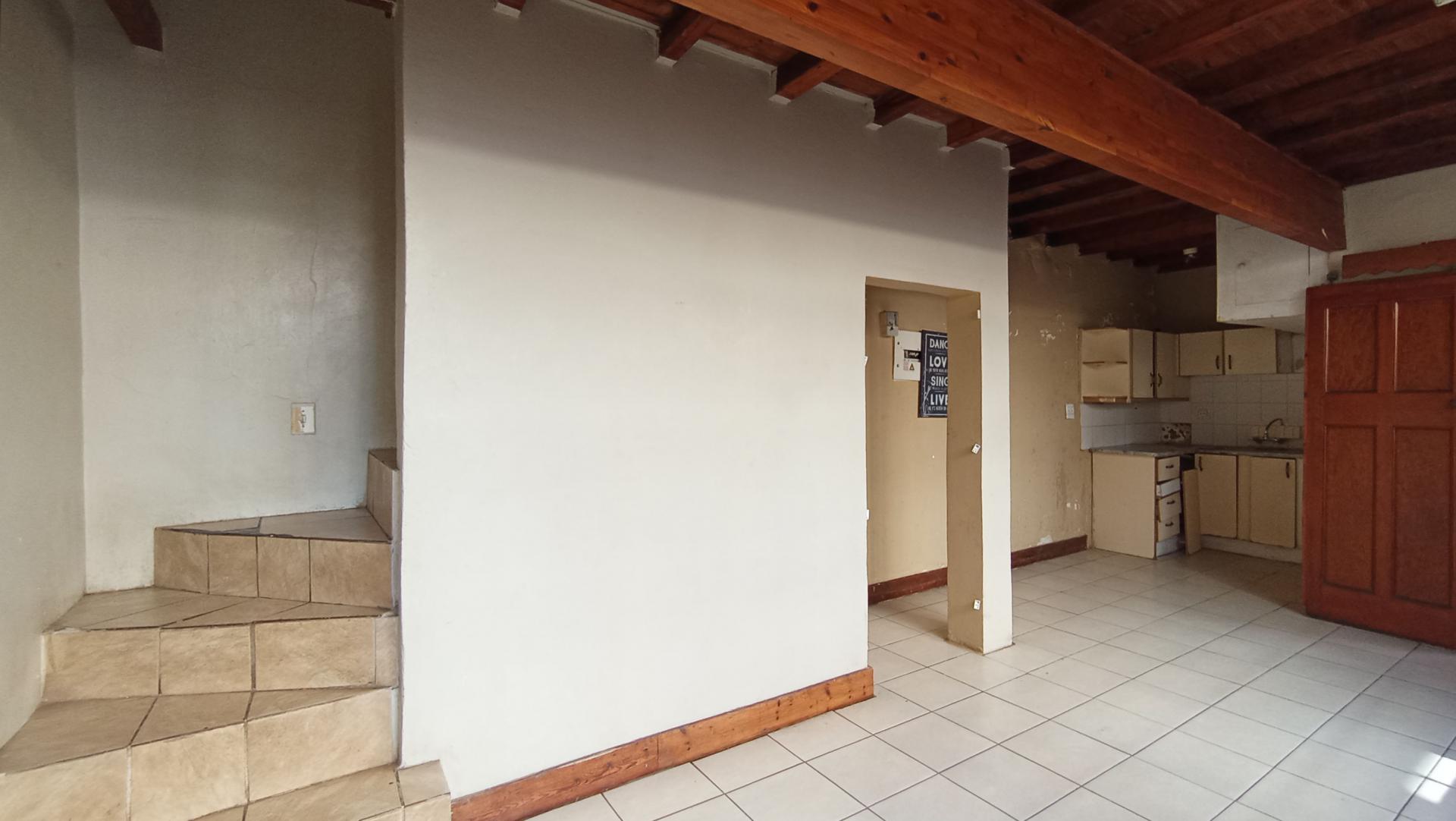 Lounges - 20 square meters of property in Brixton